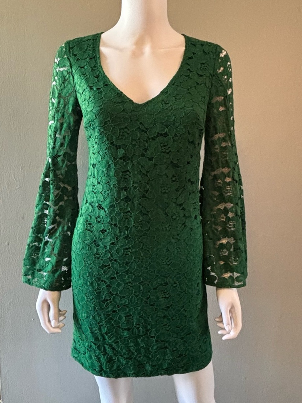 Trina Turk Forest Floral Lace Lace V-Neck Long Bell Sleeve Sheath Dress